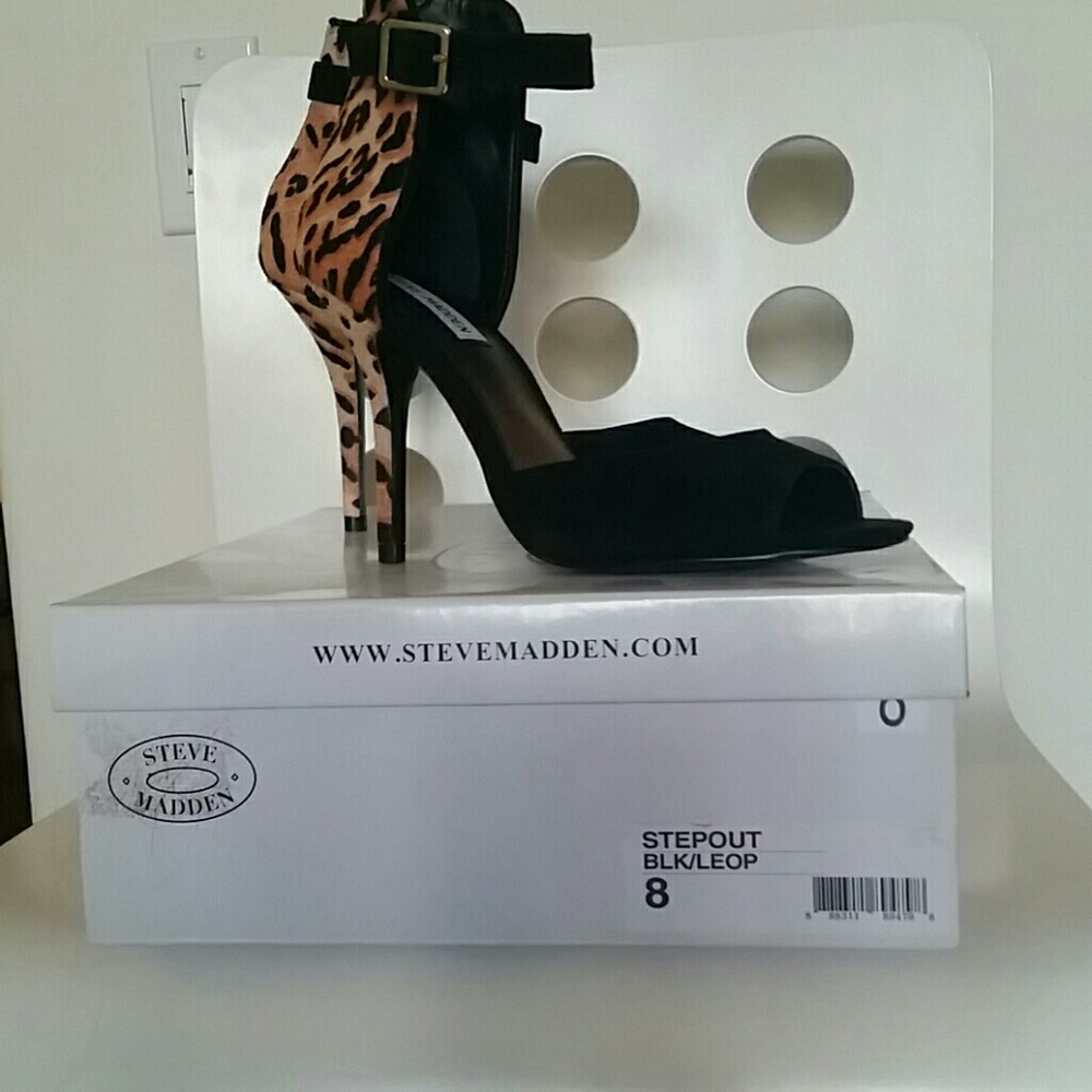Steve Madden leopard heels